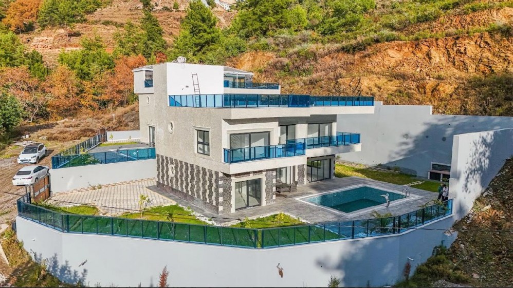 Luxury Detached Villa for Sale in Alanya Bektaş  Private Pool, Underfloor Heating & Spacious Garden**