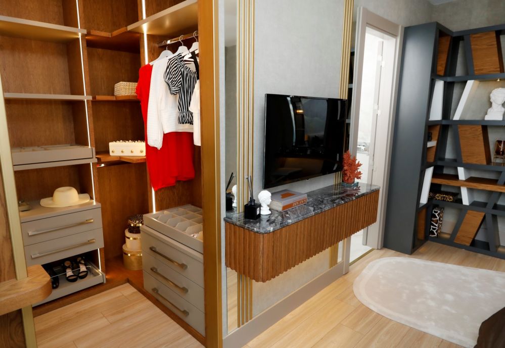 Luxury Coastal Residences Next to West Marina in Beylikduzu