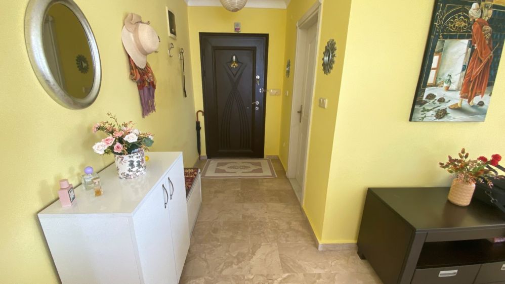 Alanya Cikcilli Satılık 2+1 Eşyalı Daire – Havuzlu, Kısmi Deniz Manzaralı, İkamete Uygun