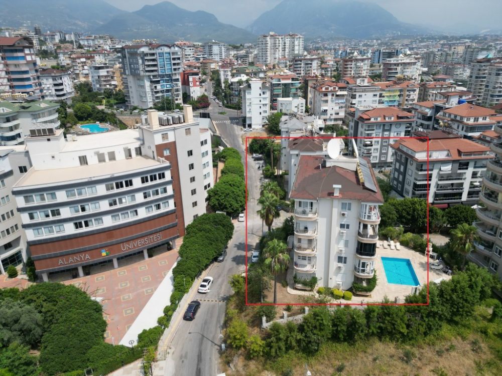 Alanya Cikcilli Satılık 2+1 Eşyalı Daire – Havuzlu, Kısmi Deniz Manzaralı, İkamete Uygun