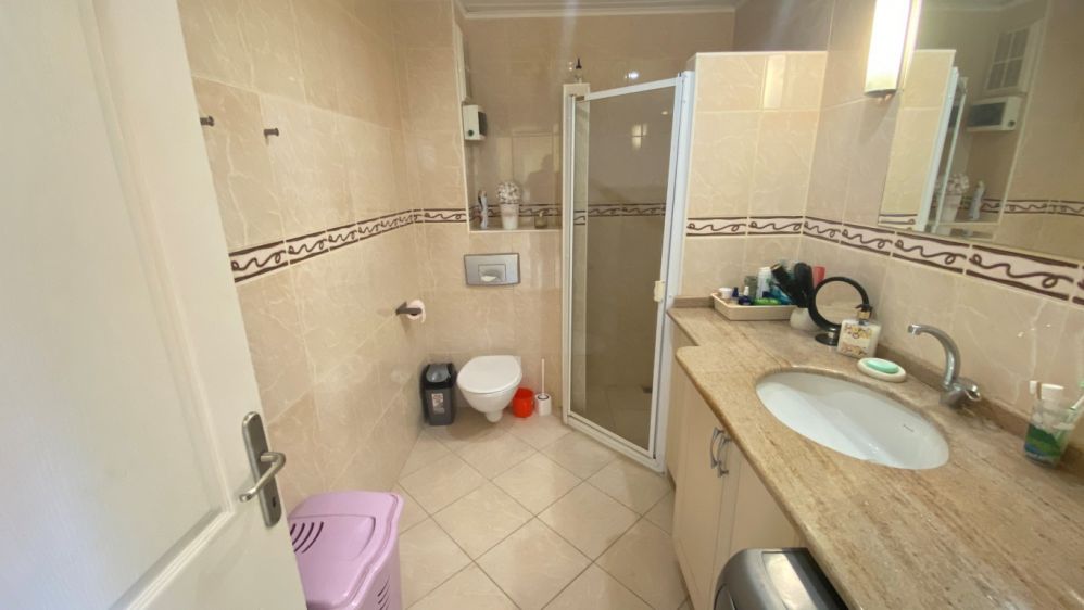 Alanya Cikcilli Satılık 2+1 Eşyalı Daire – Havuzlu, Kısmi Deniz Manzaralı, İkamete Uygun