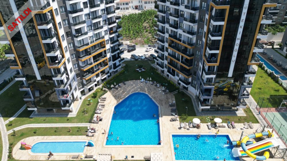 Mahmutlar'da Denize 500 m Eşyalı 1+1 Satılık Daire