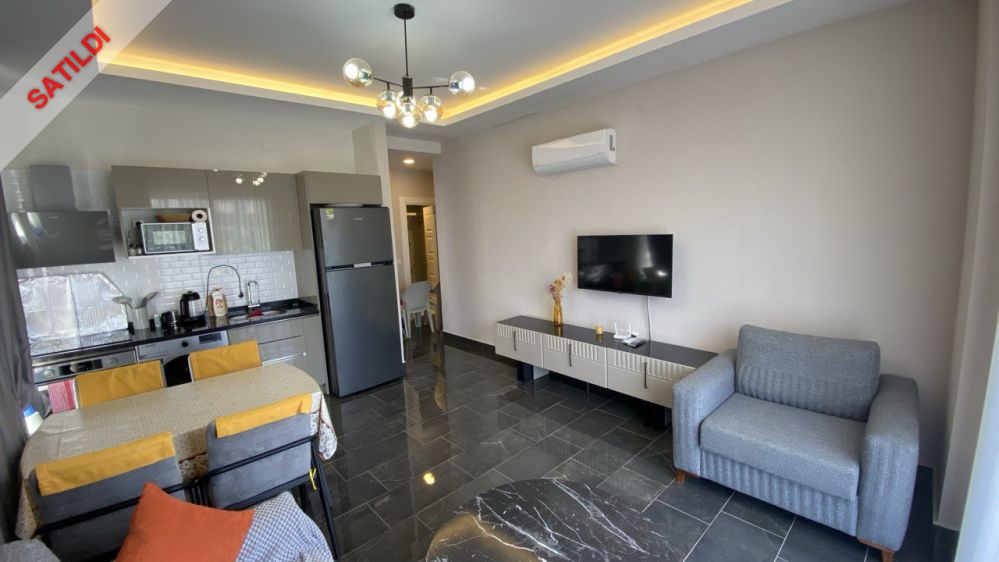 Mahmutlar'da Denize 500 m Eşyalı 1+1 Satılık Daire