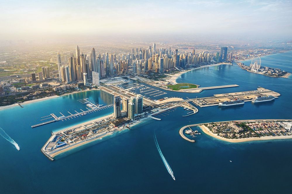 Роскошные апартаменты на продажу в Dubai Harbour – Стиль Cavalli