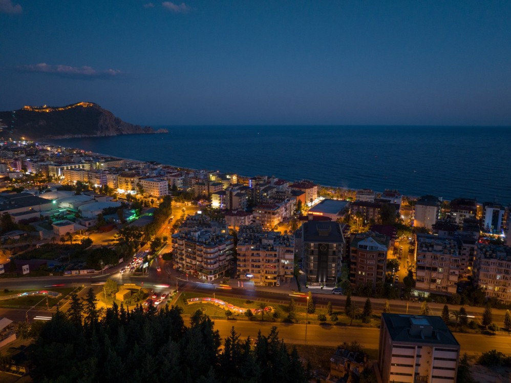 Luxury Apartments for Sale in Alanya City Center, 180 Meters from Cleopatra Beach High Investment Potential