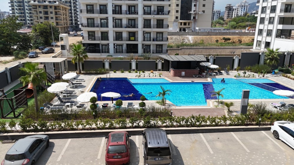 Mahmutlar – site havuzu%50 peşinle tapu, kalanı 24 ay