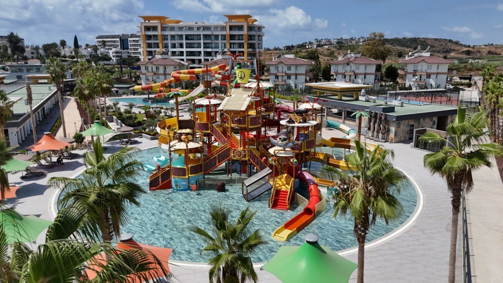 Alanya Türkler'de Ultra Lüks Denize Sıfır Konut Projesi