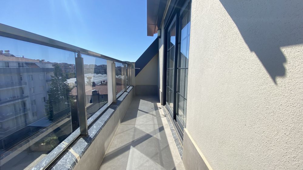 Alanya Oba’da Kale ve Doğa Manzaralı 3+1 Dubleks Satılık Daire | Kavi Home AKR Sitesi