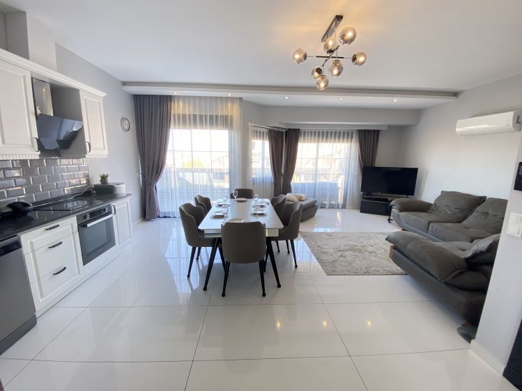 Alanya Oba’da Kale ve Doğa Manzaralı 3+1 Dubleks Satılık Daire | Kavi Home AKR Sitesi