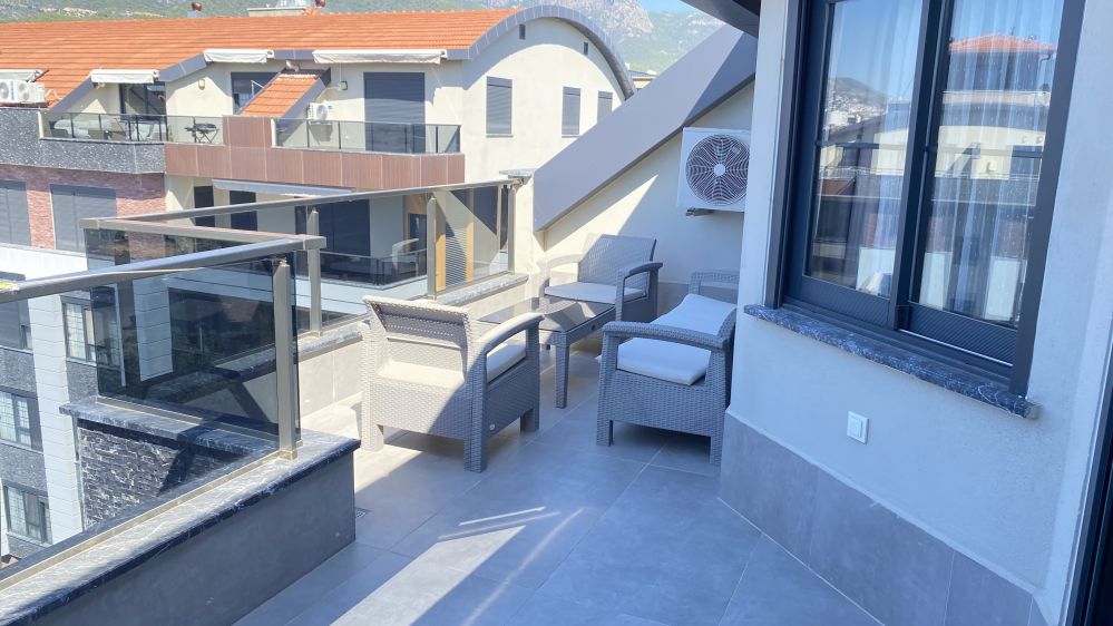 Alanya Oba’da Kale ve Doğa Manzaralı 3+1 Dubleks Satılık Daire | Kavi Home AKR Sitesi