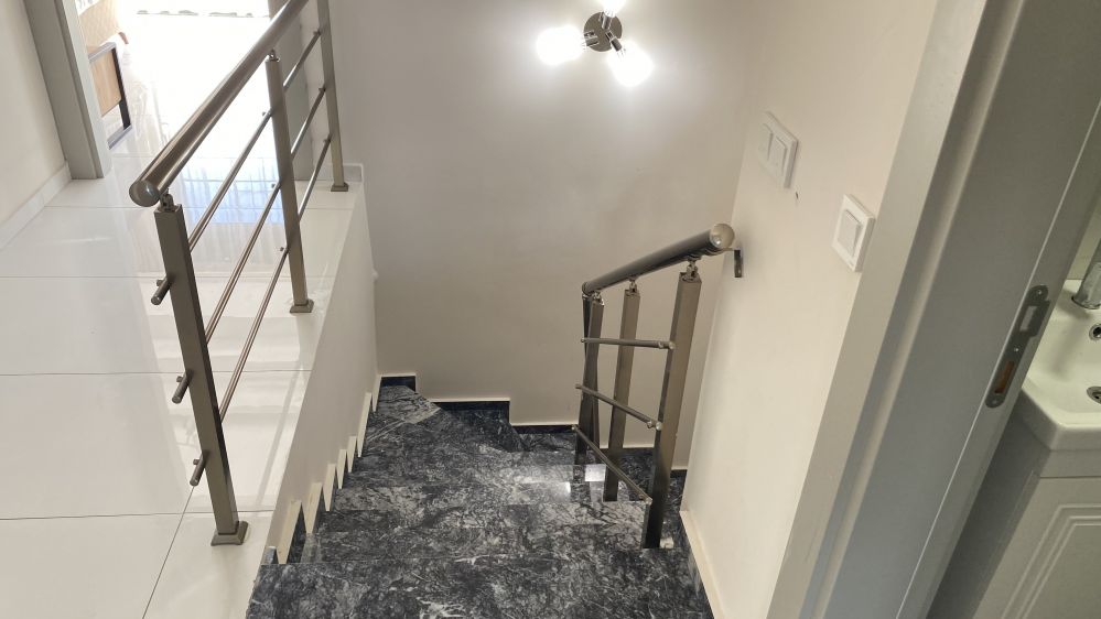 Alanya Oba’da Kale ve Doğa Manzaralı 3+1 Dubleks Satılık Daire | Kavi Home AKR Sitesi