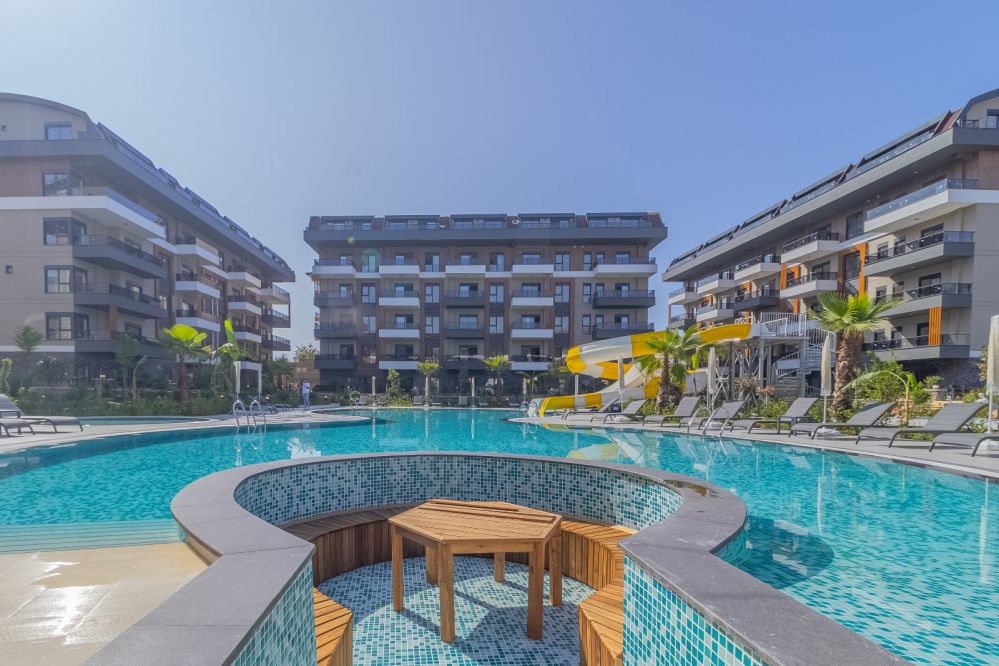 Alanya Oba’da Panoramik Deniz ve Doğa Manzaralı Lüks Daireler